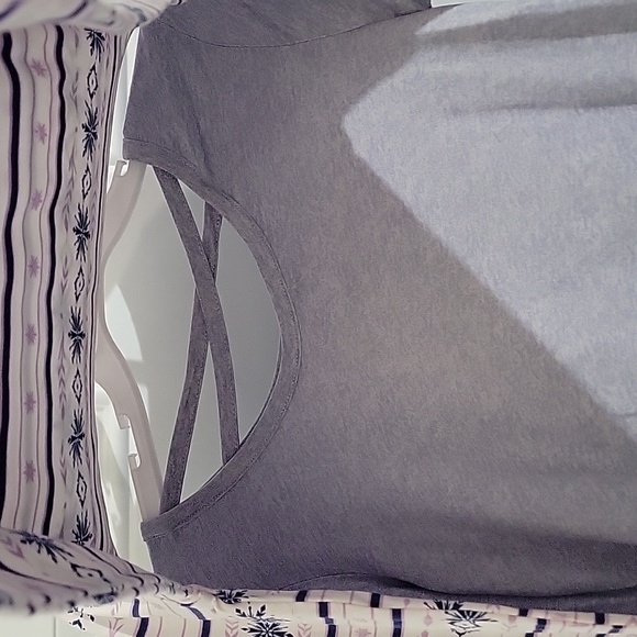 Girls Disney Frozen 2 Pack Long Sleeve T-shirt Sizes 4, 5, 6 & 6X NWT  Tee - Picture 3 of 8